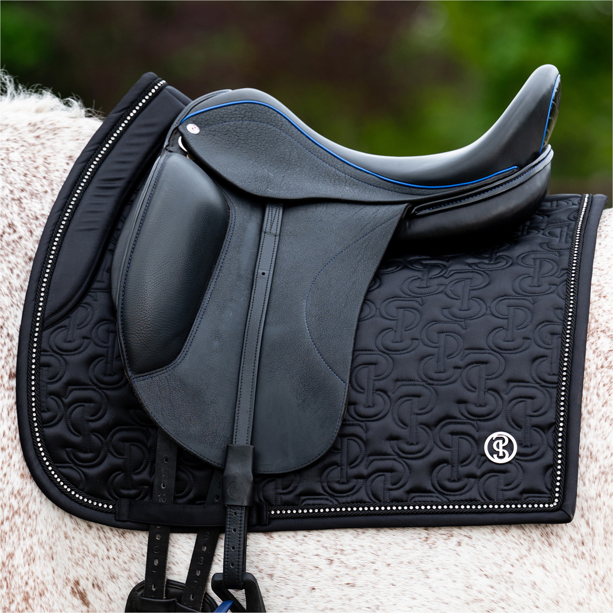 2025 PS Of Sweden Satin En Cristaux Robe D'équitation Tapis De Selle 1110-117-990 - Black